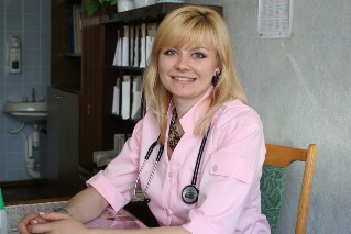 První akce, při bolestech v krku - výlet do místního terapeutovi